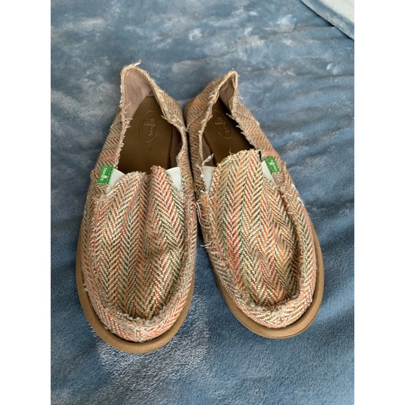 Sanuk Shoes - Sanuks